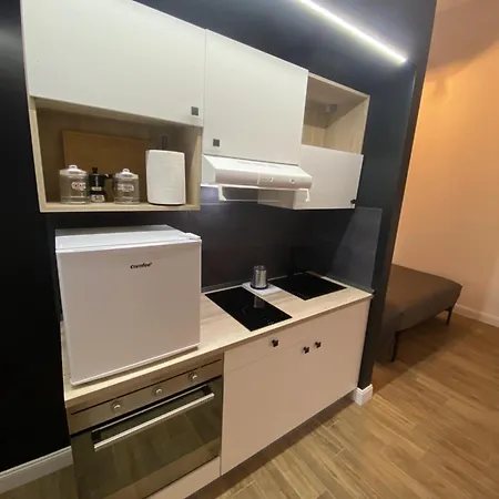 Loft 18a - Casa Con Ingresso Indipendente E Parcheggio Gratuito Apartament *