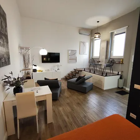 Loft 18a - Casa Con Ingresso Indipendente E Parcheggio Gratuito شقة *