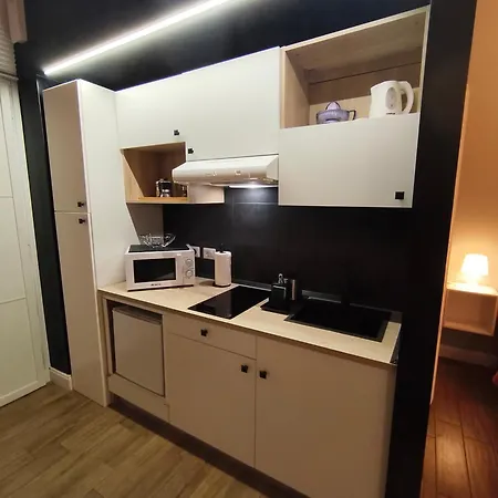 Loft 18a - Casa Con Ingresso Indipendente E Parcheggio Gratuito *